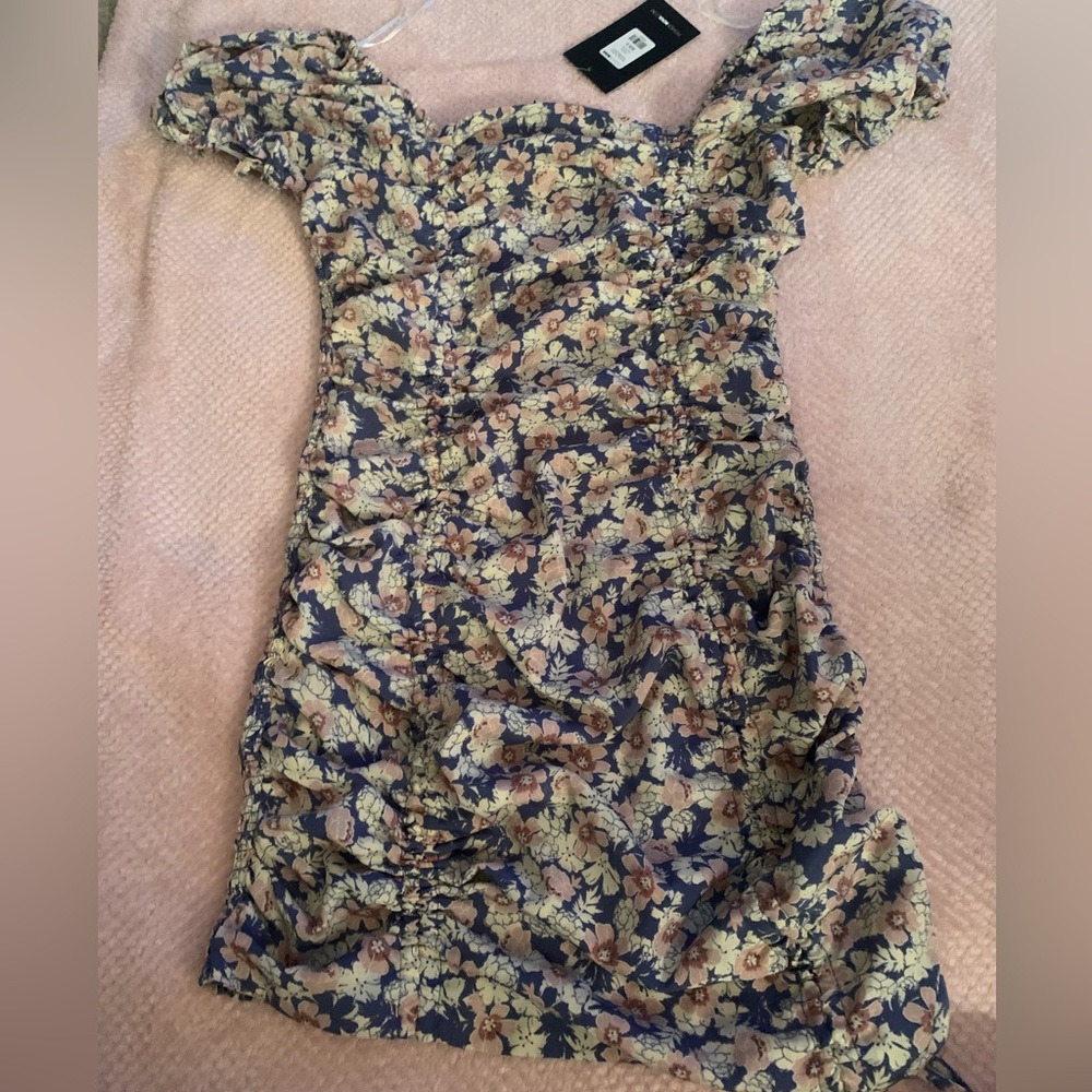 Floral scrunched body con dress